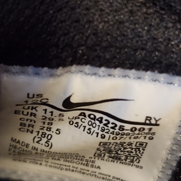 Nike Team Hustle sneakers - Picture 5 of 6